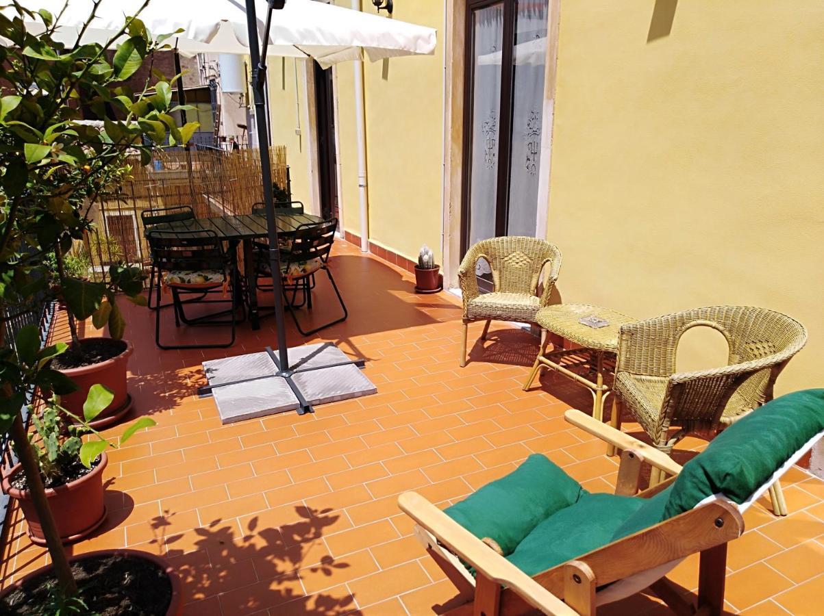 L'Oasi Di Sofia Appartamento Turistico Etnea Cavour Bellini Catania Bagian luar foto