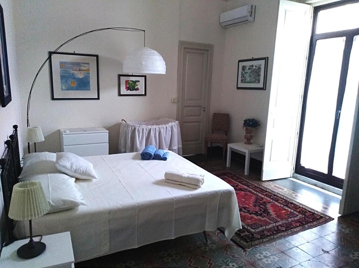 L'Oasi Di Sofia Appartamento Turistico Etnea Cavour Bellini Catania Bagian luar foto